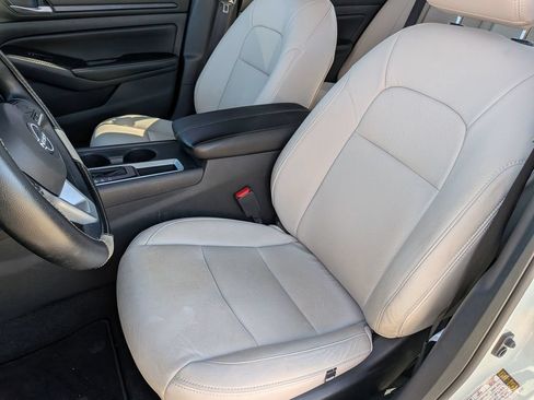 Used 2025 Nissan Altima 2.5 SV FWD image 27