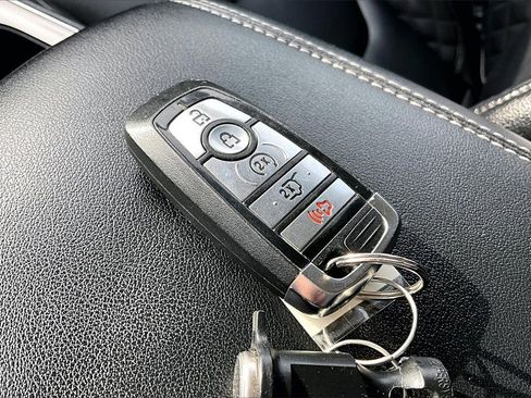 Certified 2024 Ford Edge Titanium image 11