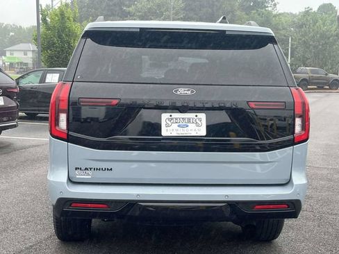 Certified 2025 Ford Expedition Platinum w/ Stealth Performance Package AWD/4WD image 5