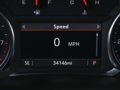 Used 2023 Chevrolet Traverse LT FWD image 27