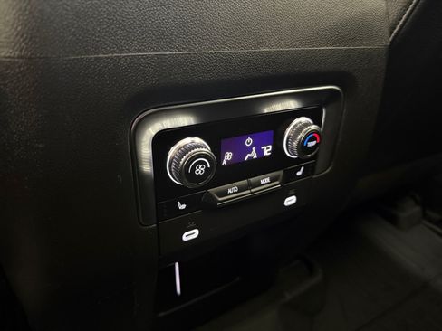 Used 2024 GMC Yukon Denali AWD/4WD image 23