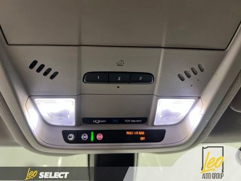 Used 2019 Chevrolet Equinox LT FWD image 28