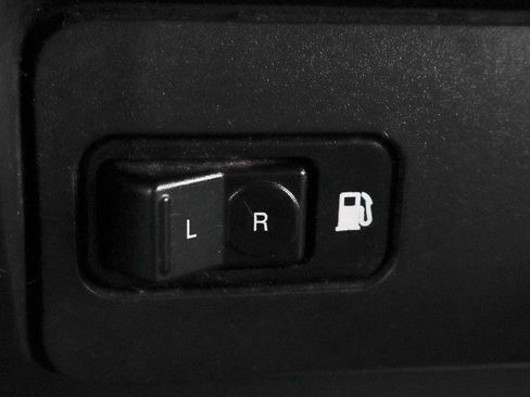 Used 2016 Ford F650 2WD Crew Cab Super Duty image 33