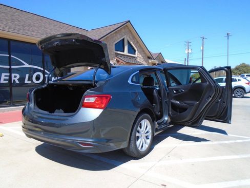 Used 2016 Chevrolet Malibu LT w/ Leather Package image 24