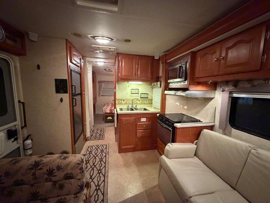 Used 2006 Ford E-450 and Econoline 450 RWD image 19