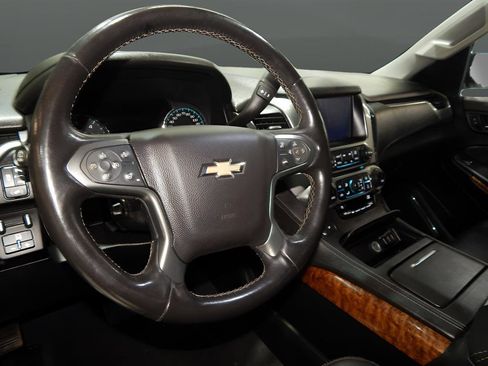 Used 2020 Chevrolet Suburban Premier image 15