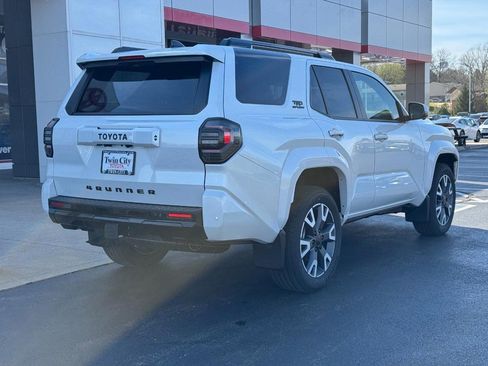 New 2026 Toyota 4Runner 4WD image 3