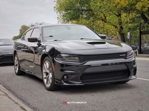 Used 2022 Dodge Charger GT image 2