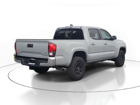 Used 2020 Toyota Tacoma SR5 RWD image 7
