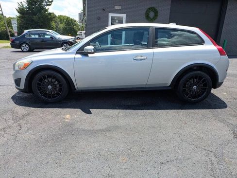 Used 2011 Volvo C30 FWD image 2