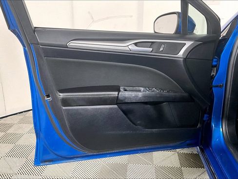 Used 2020 Ford Fusion SE image 23