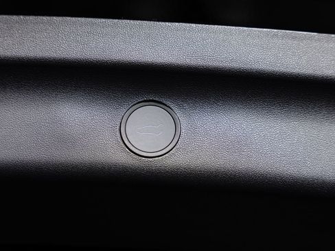 Used 2024 Tesla Model Y Performance image 20