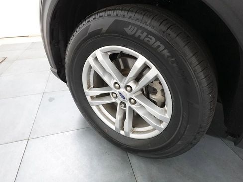 Certified 2020 Ford Explorer XLT w/ Equipment Group 202A image 29