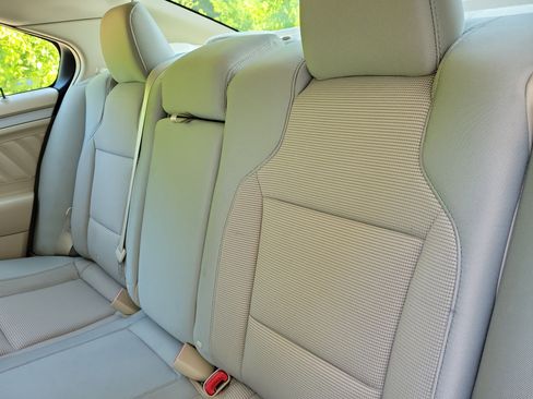 Used 2014 Ford Taurus SEL image 19