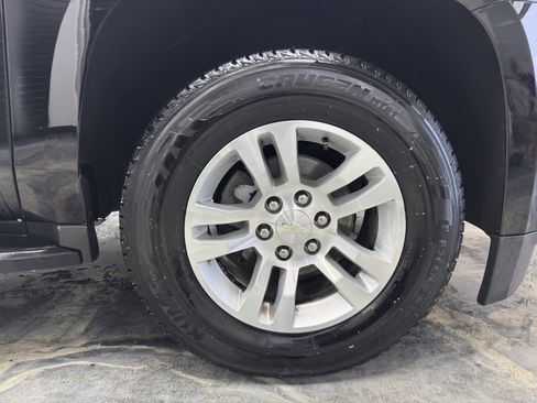 Used 2019 Chevrolet Suburban LT image 34