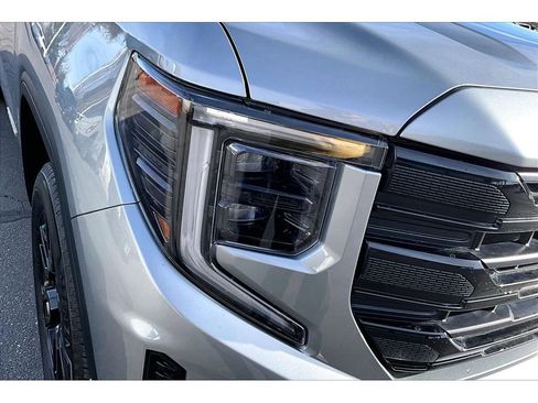 Used 2024 GMC Sierra 1500 Elevation image 29