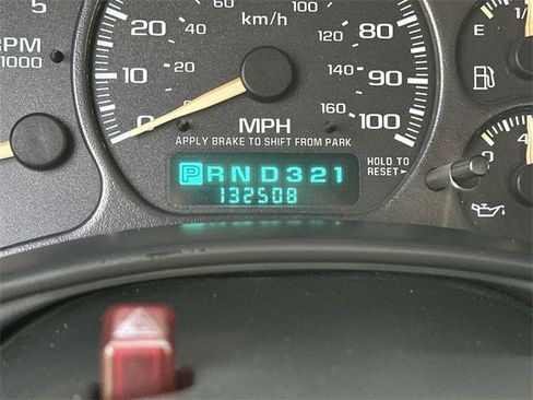 Used 2002 Chevrolet Silverado 3500 LS w/ Electrical Convenience Pkg image 11