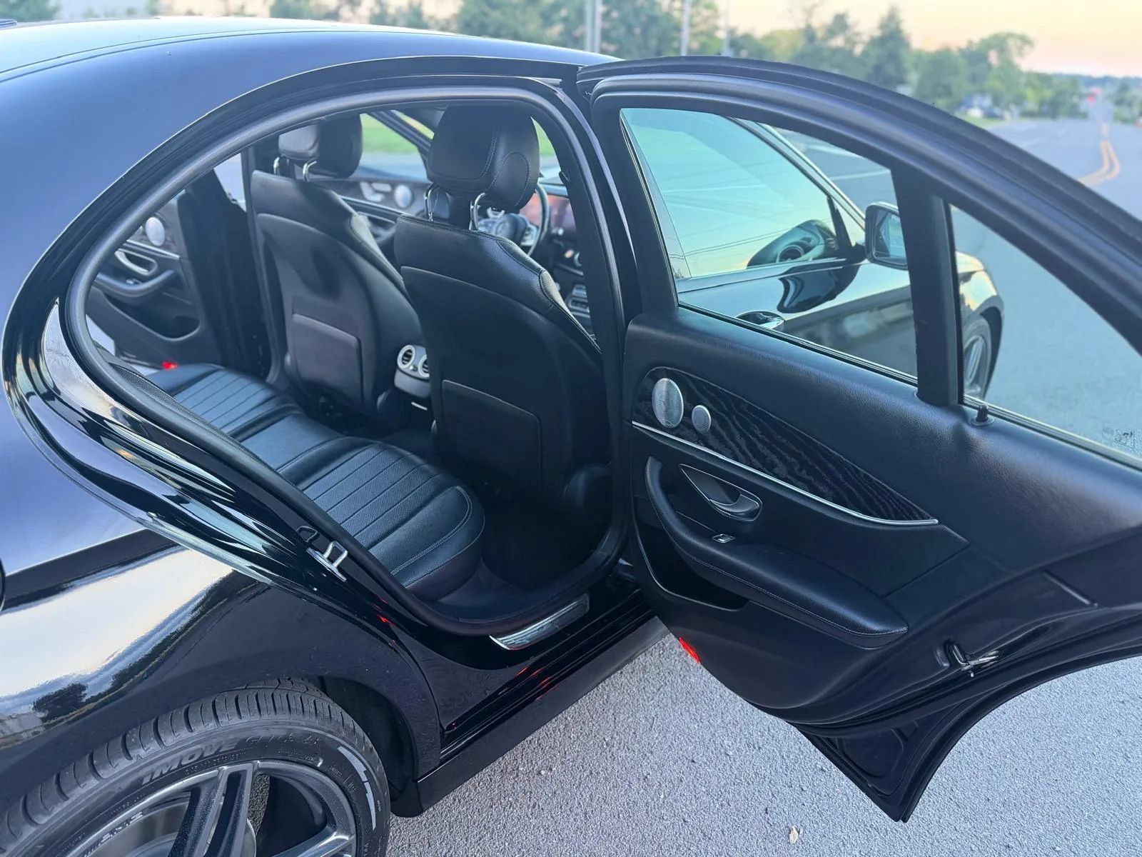 Used 2019 Mercedes-Benz E 300 4MATIC w/ Premium 1 Package image 14