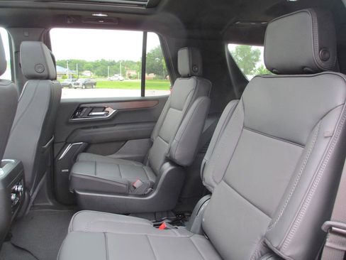 New 2026 GMC Yukon Denali w/ Sun & Power Step Package AWD/4WD image 12