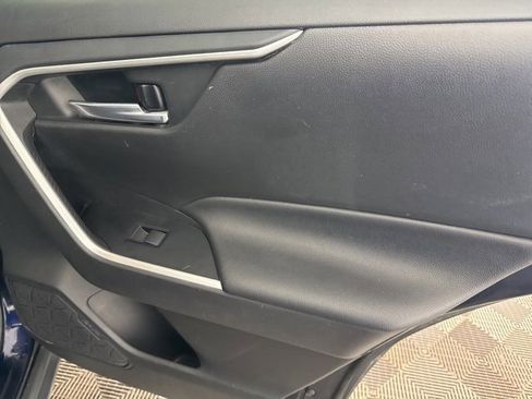 Used 2021 Toyota RAV4 XLE image 22
