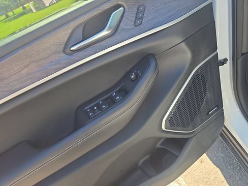Used 2023 Jeep Grand Cherokee 4WD 4xe image 13