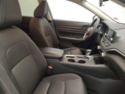 Used 2024 Nissan Altima 2.5 S FWD image 21