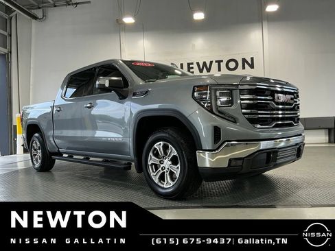 Used 2023 GMC Sierra 1500 SLT AWD/4WD image 31