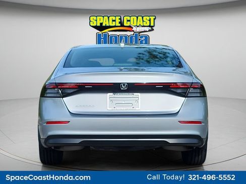 Used 2023 Honda Accord EX image 9