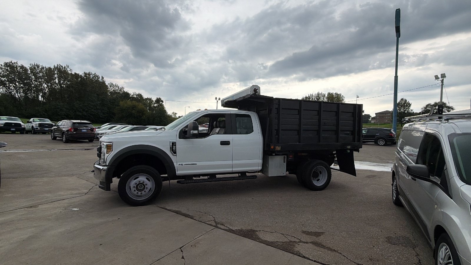 Used 2018 Ford F550 4x4 SuperCab Super Duty image 3