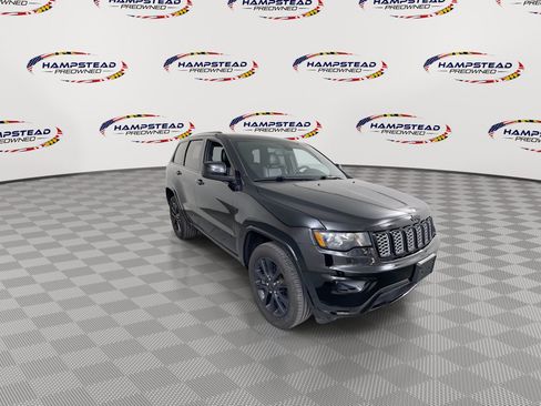 Used 2019 Jeep Grand Cherokee Altitude AWD/4WD image 2