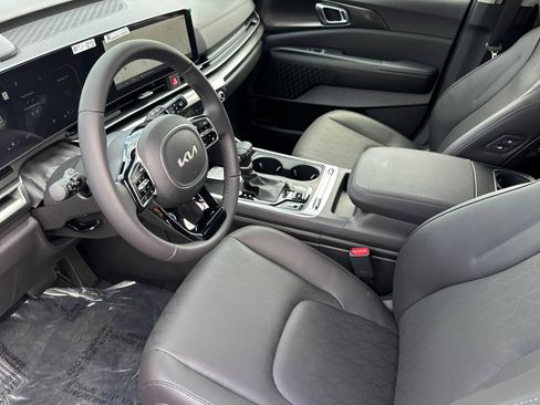 New 2026 Kia Carnival SX w/ SX Dark Edition Package FWD image 7