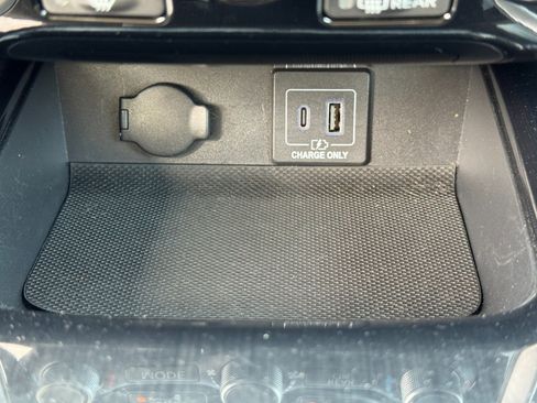 Used 2020 Nissan Pathfinder S FWD image 27
