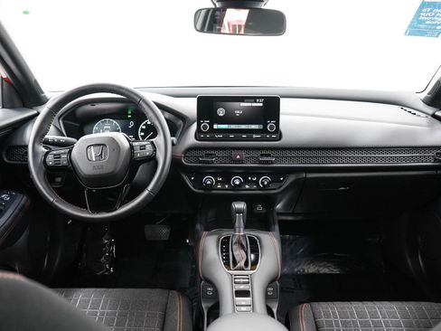 Used 2025 Honda HR-V Sport image 15