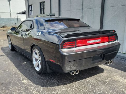 Used 2009 Dodge Challenger SRT8 RWD image 6