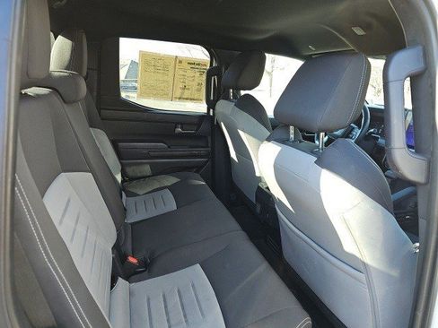 Used 2025 Toyota Tacoma TRD Off-Road image 16