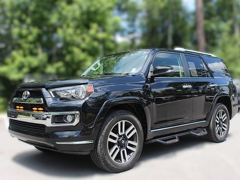 Used 2019 Toyota 4Runner Limited AWD/4WD image 3