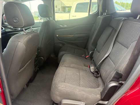 Used 2018 GMC Acadia SLE FWD image 25