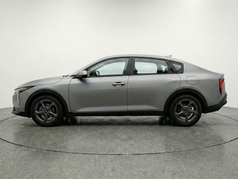 Used 2025 Kia K4 LXS image 5