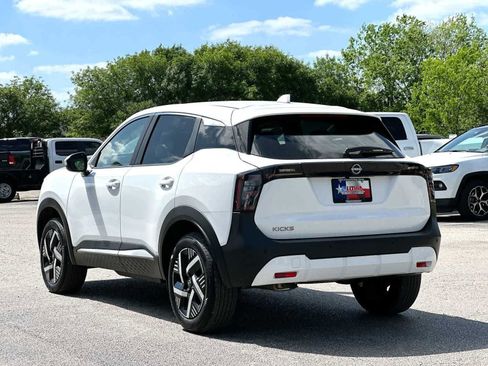 Used 2025 Nissan Kicks SV image 13