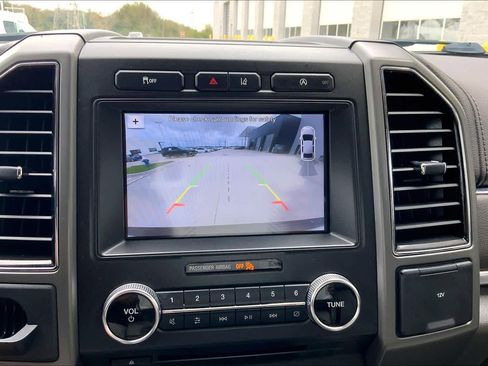 Used 2018 Ford Expedition XLT w/ Equipment Group 202A image 24