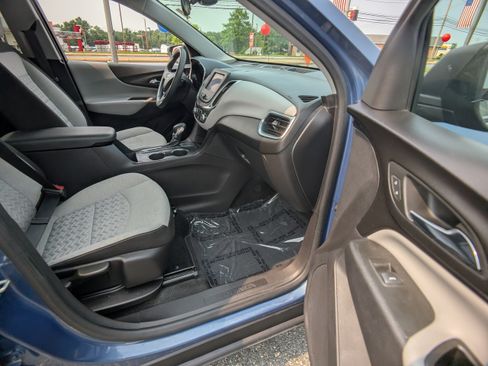 Used 2024 Chevrolet Equinox LS w/ LS Convenience Package FWD image 12
