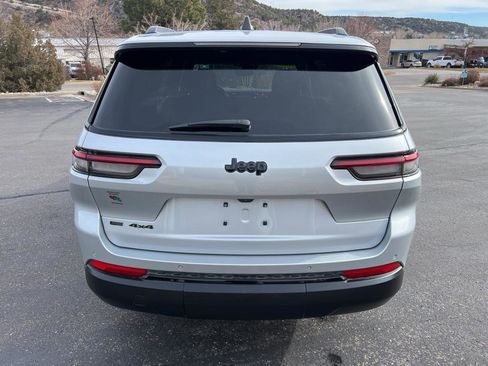 Used 2023 Jeep Grand Cherokee L Laredo image 6