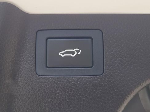 Used 2018 Hyundai Santa Fe Sport FWD image 15