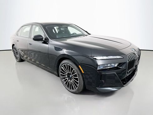 Used 2026 BMW 760i xDrive w/ Executive Package AWD/4WD image 3