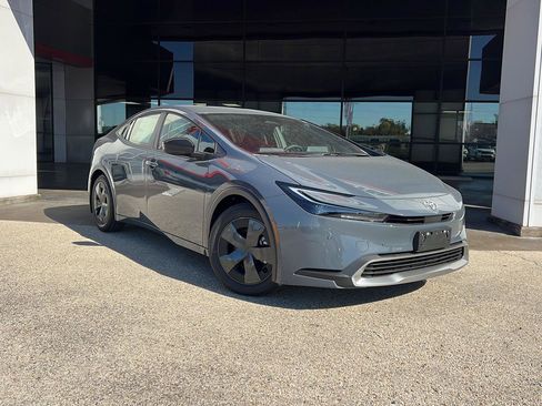 New 2026 Toyota Prius Plug-In Hybrid image 2