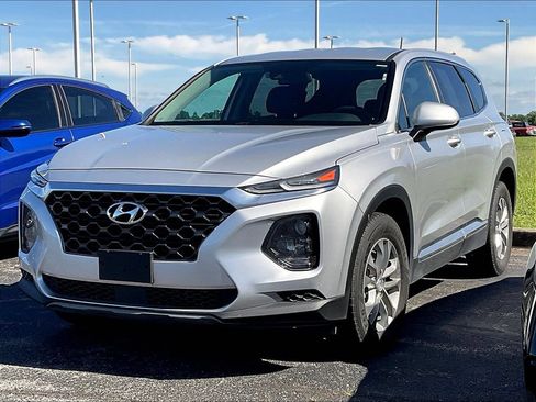 Used 2019 Hyundai Santa Fe SE FWD image 4