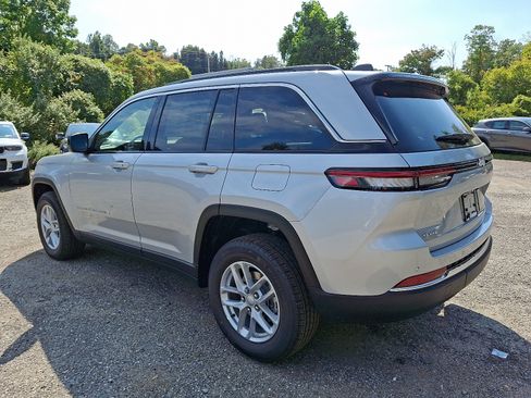 New 2025 Jeep Grand Cherokee Laredo X w/ Luxury Tech Group I image 3