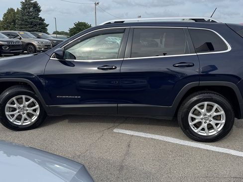 Used 2015 Jeep Cherokee Latitude w/ Cold Weather Group AWD/4WD image 5