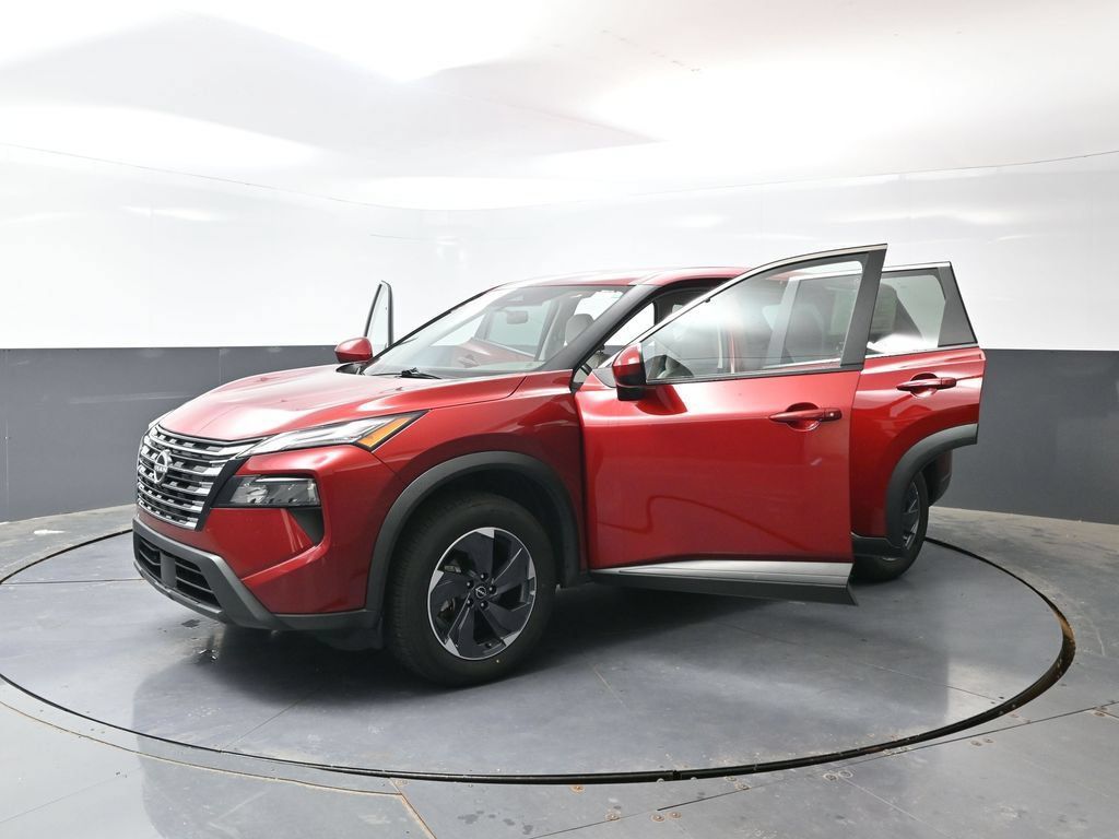 Used 2025 Nissan Rogue SV FWD image 47