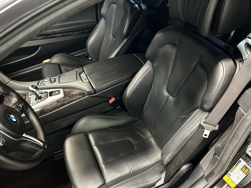 Used 2013 BMW M6 2dr Cpe w/ Executive Pkg image 11